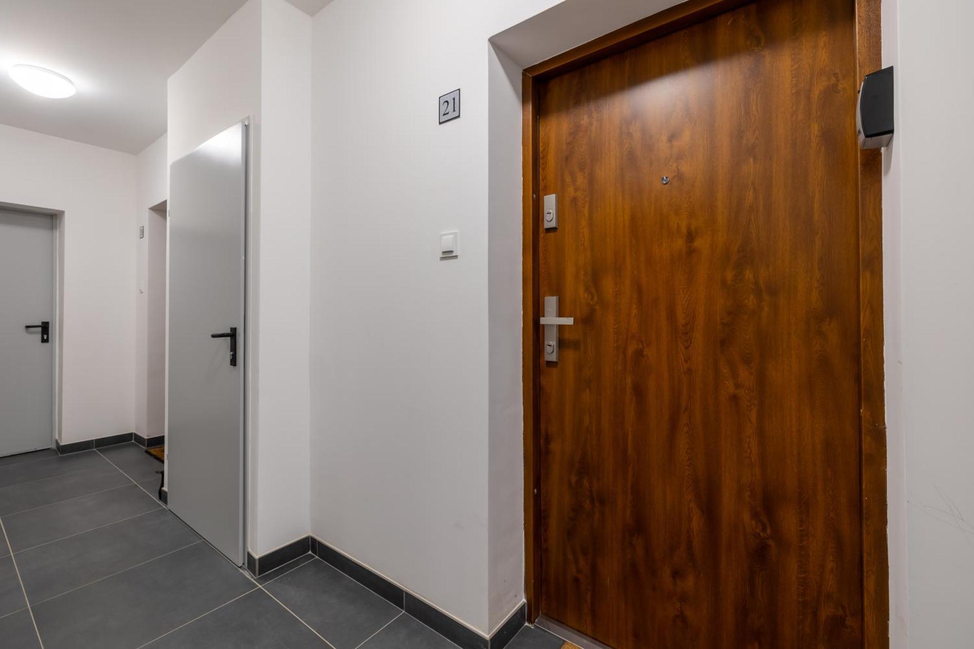 Ts Gold New Town Apartment & Free Private Parking 什切青 外观 照片
